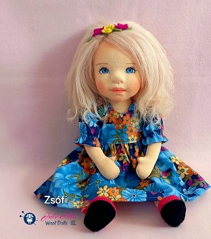 Zsófi 37 cm